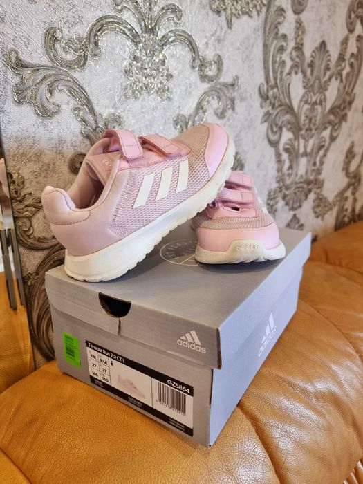 Кросівки adidas на дівчинку