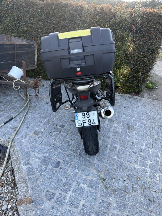 Hyosung   gt 650  (11000 quilometros )