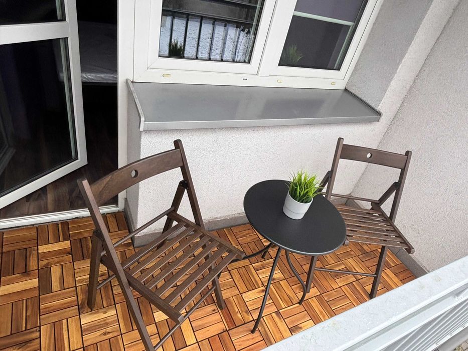 Mieszkanie z balkonem, całe umeblowane wynajmę oś. Arki Bożka