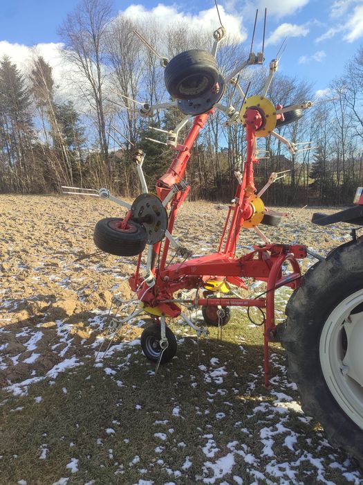 PÖTTINGER HIT 690 NZ Przetrząsacz