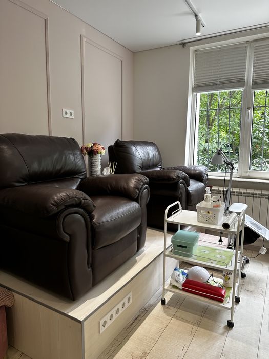 Сдам место мастеру маникюра