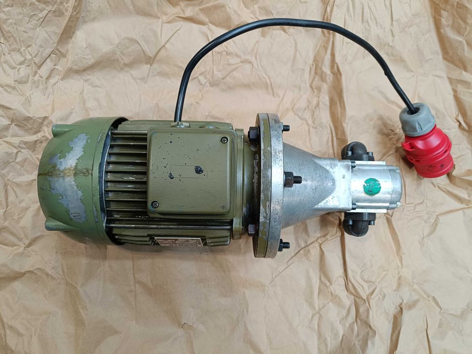 Pompa hydrauliczna z silnikiem sprzegło 1,8 kw prasa MARKOWA