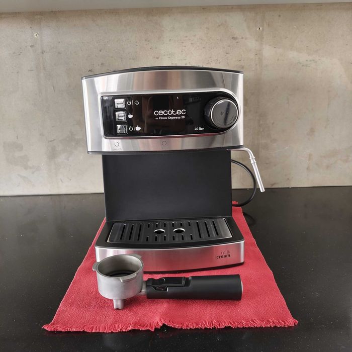 Cafeteira Cecotec 20 bares