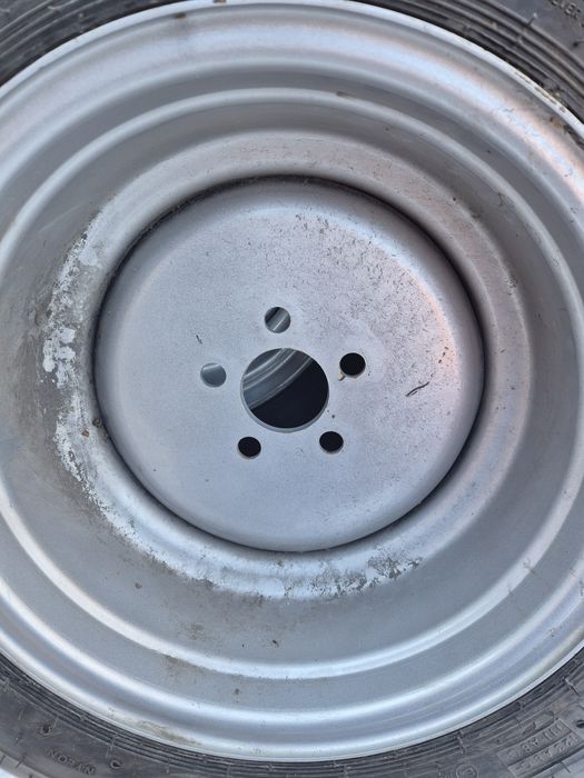 Opony koła 10.0/75-15.3