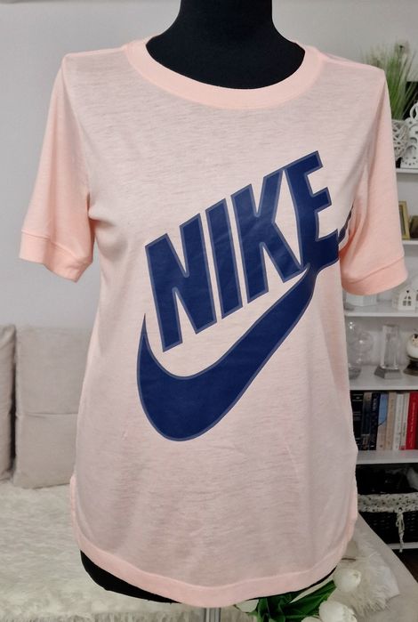 T- Shirt z nadrukiem" Nike".
