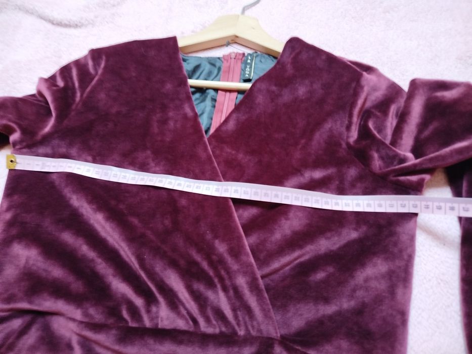 Welurowa sukienka Olavoga m