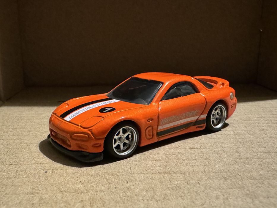 Hot wheels на резиновых колесах