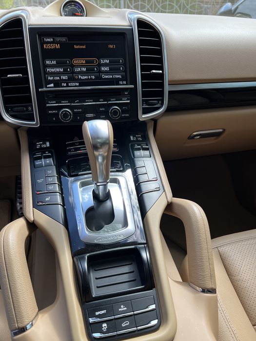 Продам машину Porsche Cayenne S Hybrid