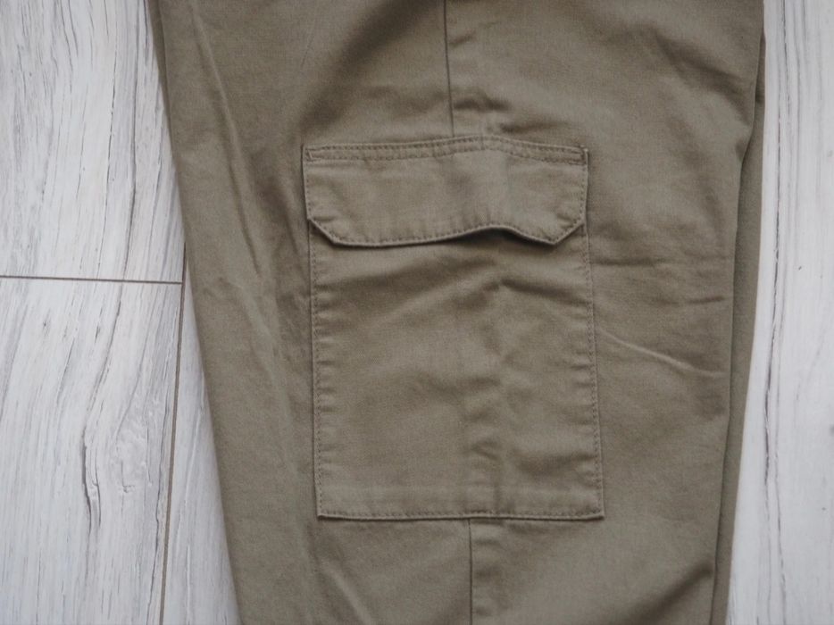 Damskie spodnie bojówki