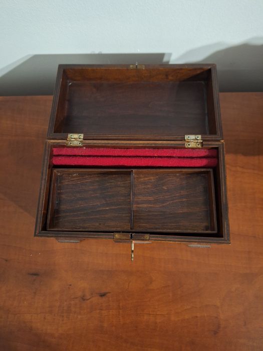 Drewniana szkatułka