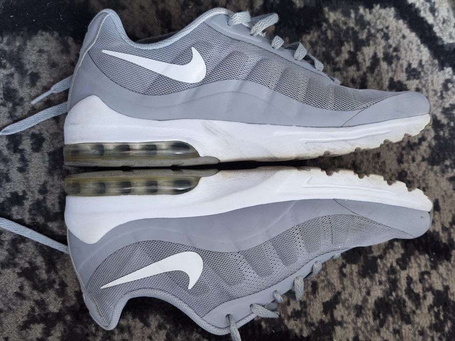 Nike Air Max invigor 44