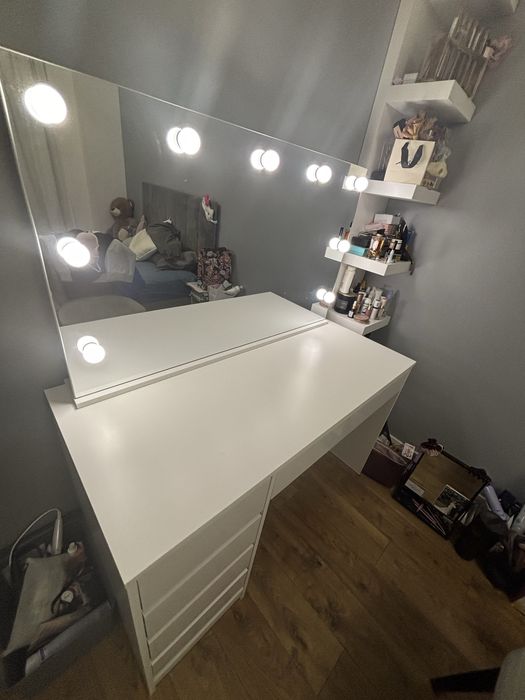 Toaletaka z oświetleniem LED