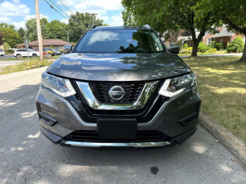 Nissan Rogue SV      2018