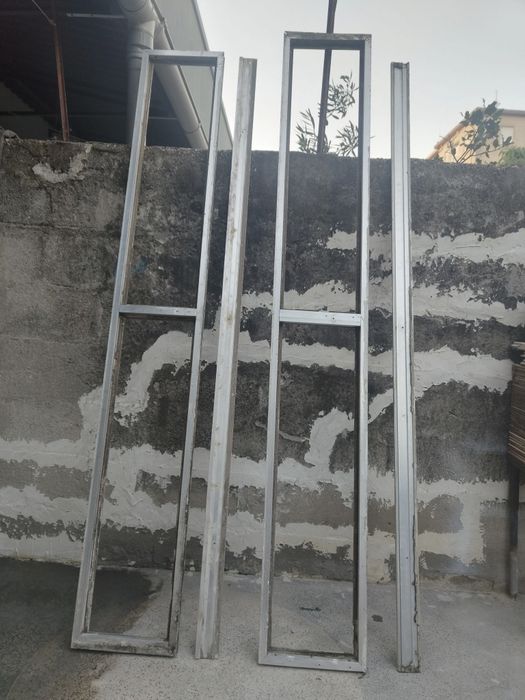 Vendo conjunto de janelas de correr  em alumínio com vidros