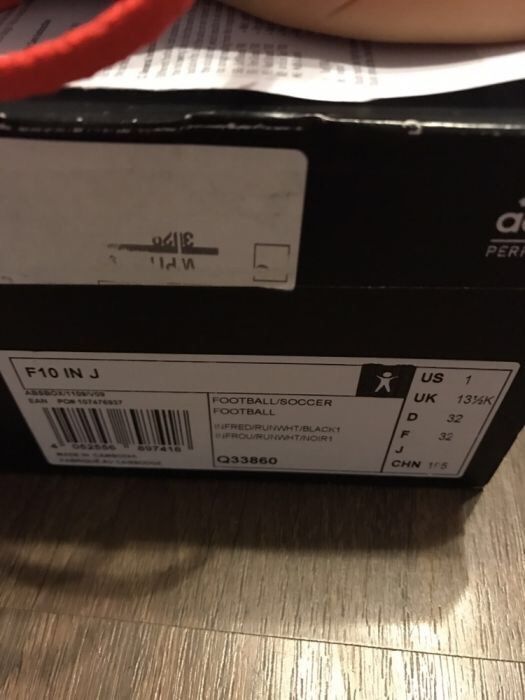 Кроссовки Adidas Q33860 футбольные  разм.в стельки 19,5 см. Р. 32
