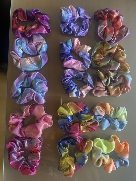 Elásticos em veludo e cetim