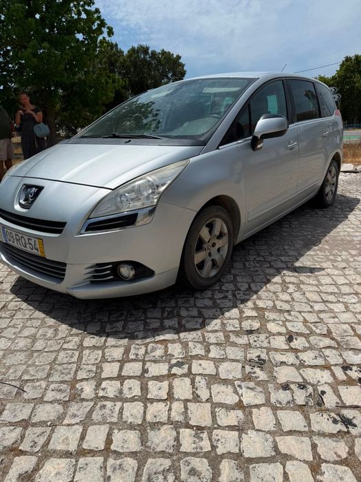 Peugeot 5008 ano 2013
