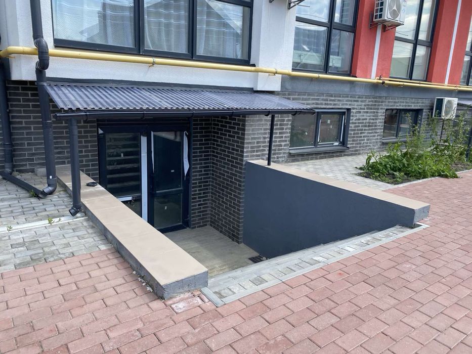 Здам в оренду приміщення 125м2(58,1 м2 та 66,3 м2) Петрівське містечко