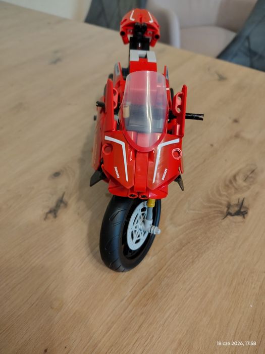 Lego 42107 Technic Ducati Panigale V4
