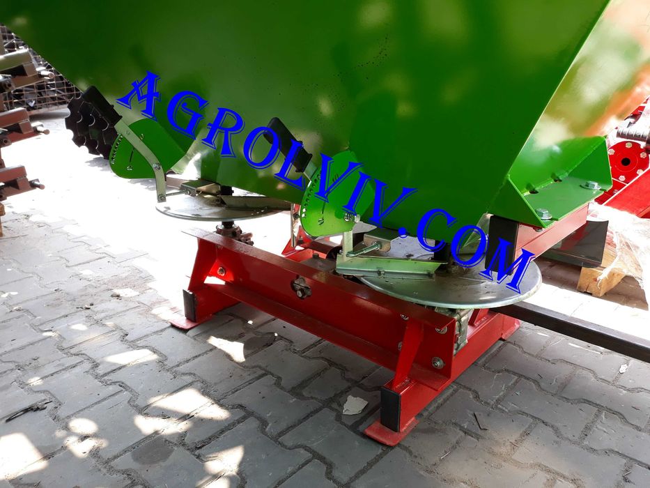 Розкидач міндобрив, міндобриво розкидач, розкидач мінеральних добрив