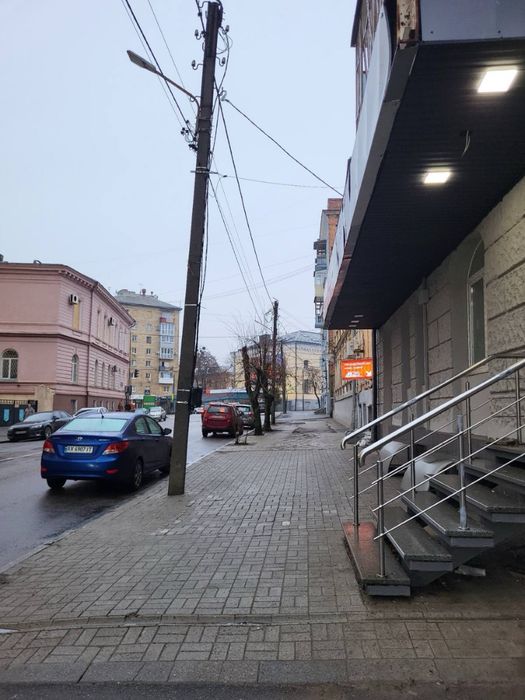 Оренда фасадного приміщення 250 м кв. ценрт