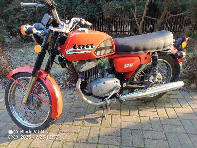 Motocykl Cezet 175