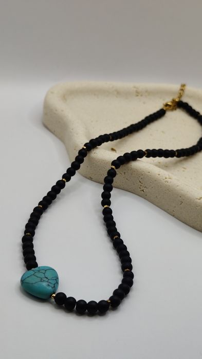 Naszyjnik handmade z onyksem, turkusem, hematytem pozłacanym i stalą nierdzewną