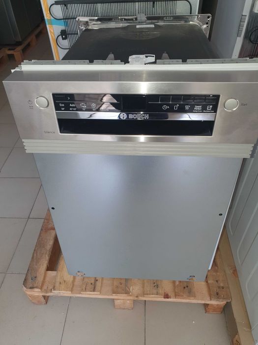 Maquina de lavar louça bosch encastre nova!