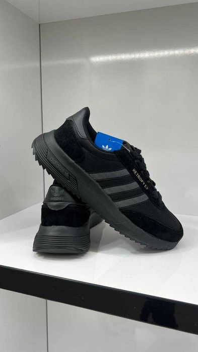 Кросівки Adidas Retropy E5 чорні (42 розмір)