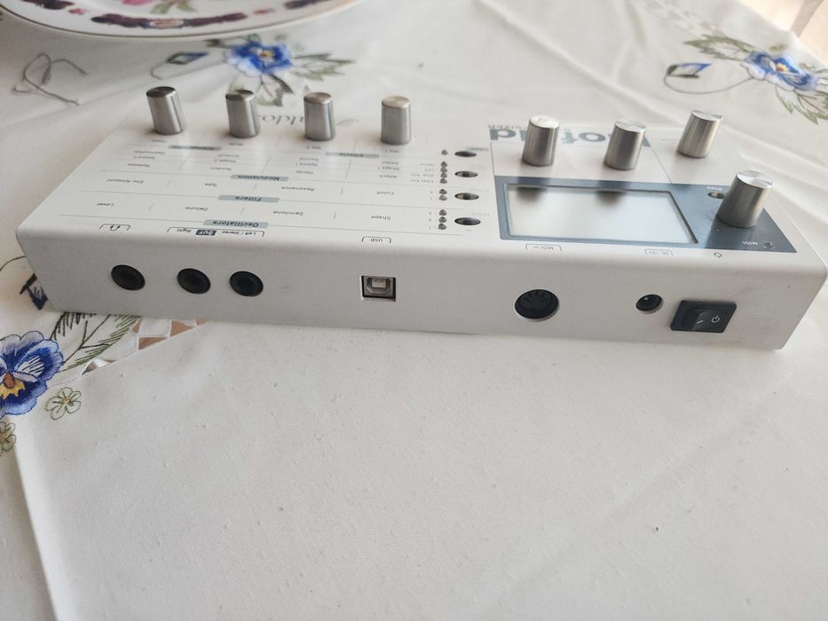 Waldorf Blofeld Synthesizer (desktop)