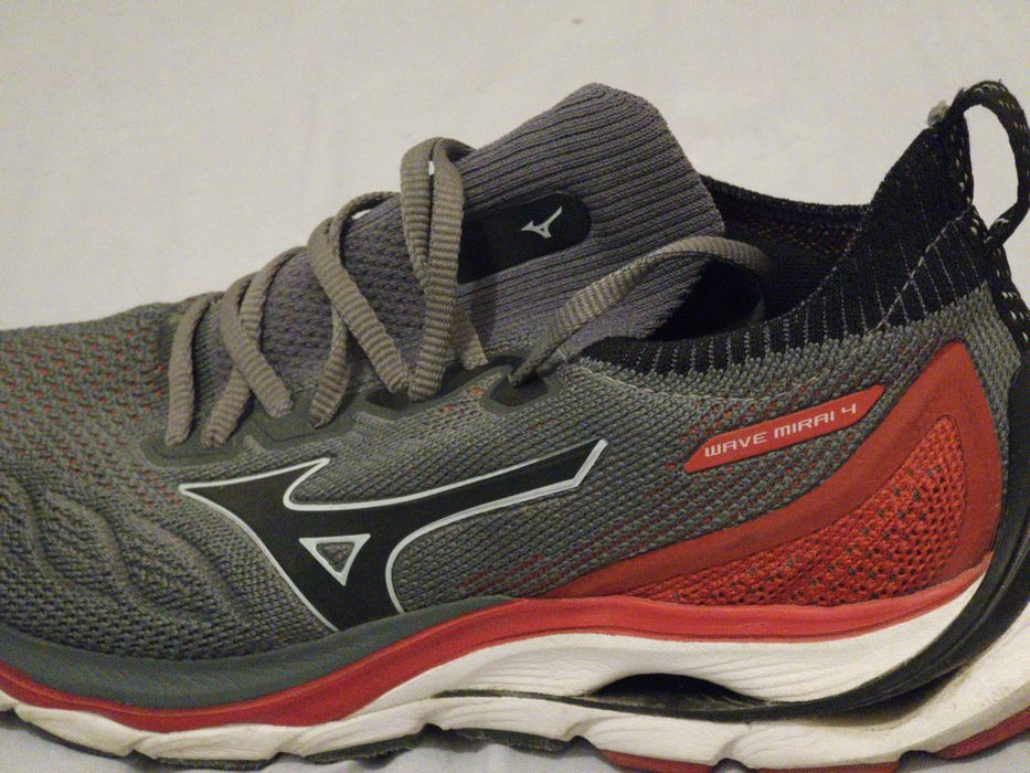 Tênis Mizuno& Adidas