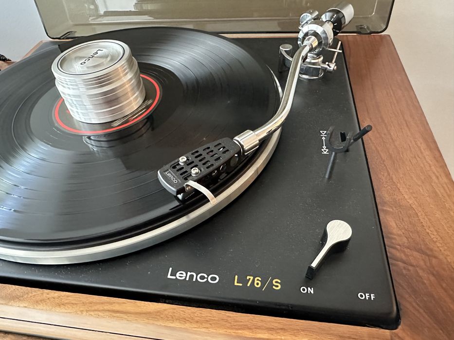 Gira-discos Lenco 76 S com braço Jelco em excelente estado
