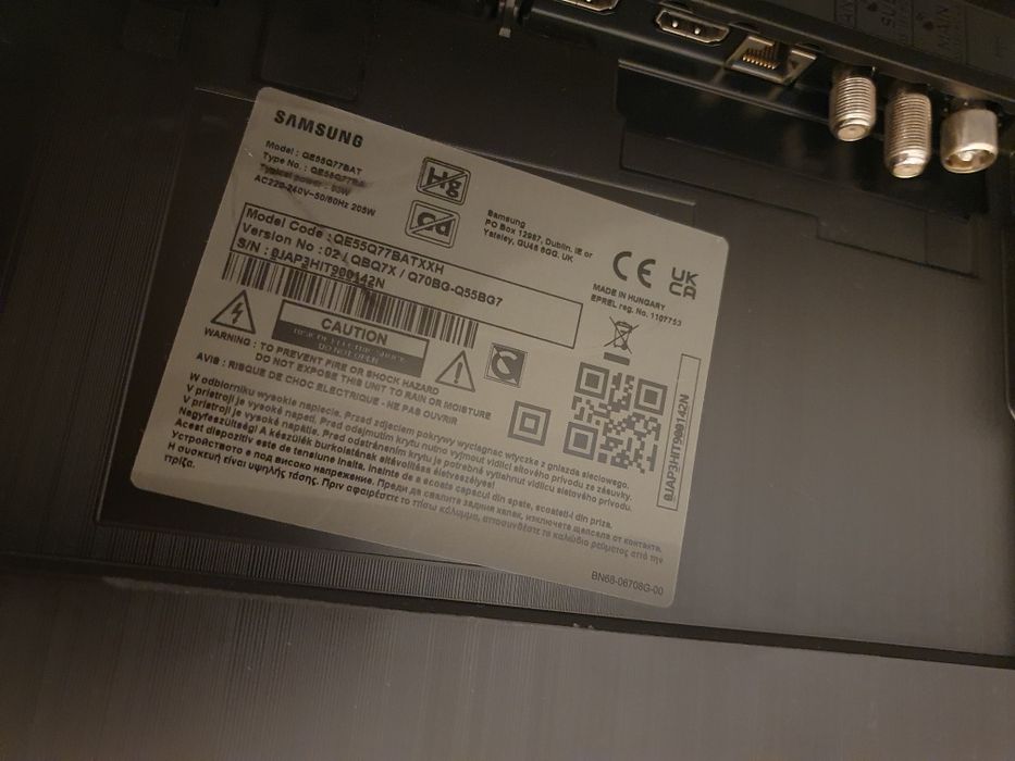 Uszkodzony telewizor na części SAMSUNG QE55Q77BATXXH zbita matryca 4K