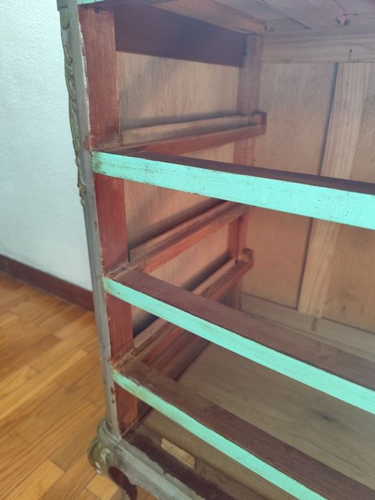 Cómoda antiga restaurada