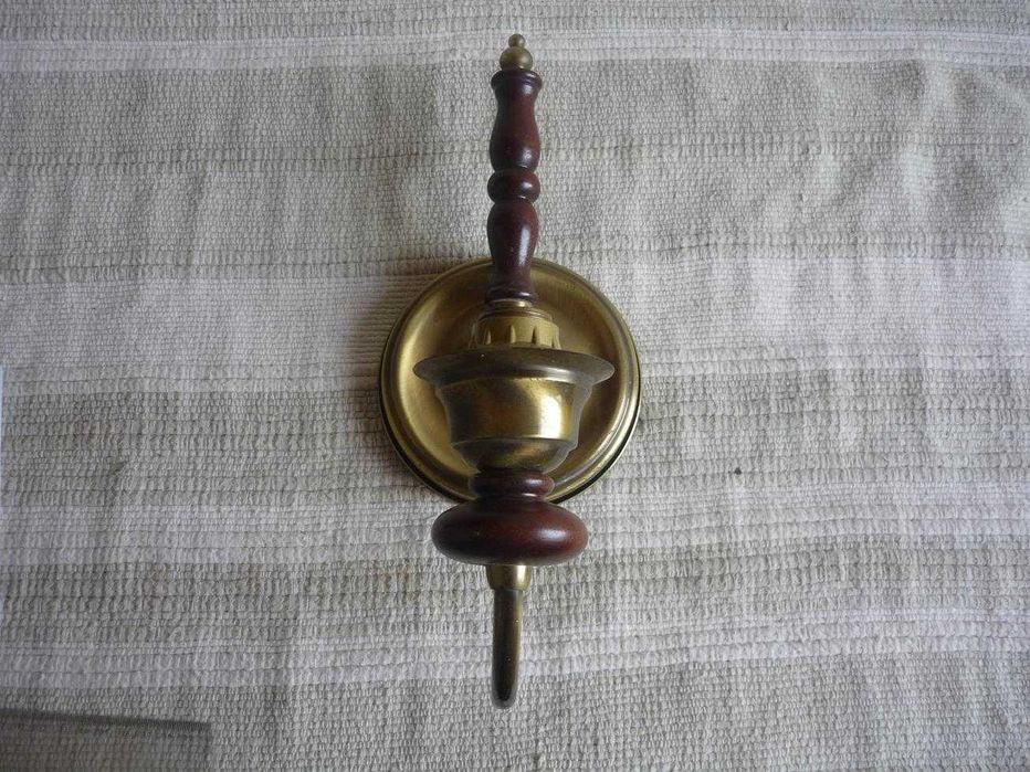 Aplique em latão e madeira para 1 lampada