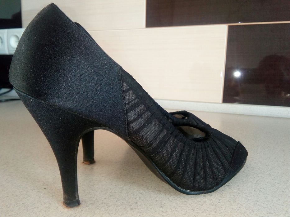 Туфли на каблуке