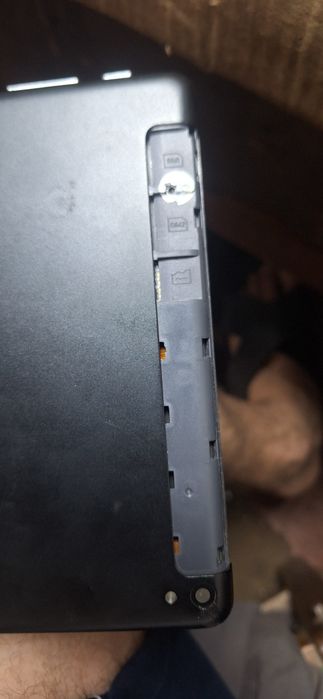 Планшет Asus X Pad 10 LTE не вмикається
