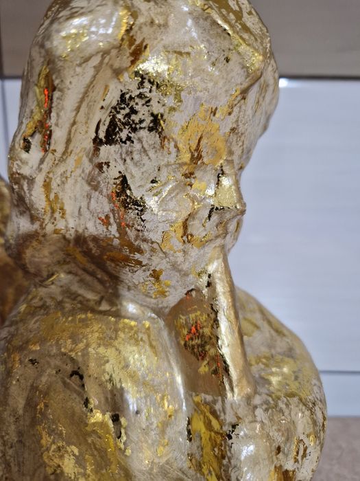 Złoty aniołek figurka duża wysokość ok. 30 cm