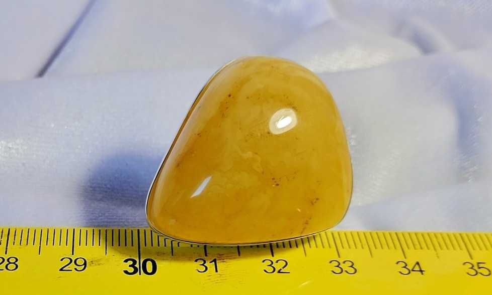 Srebrny pierścionek z bursztynem