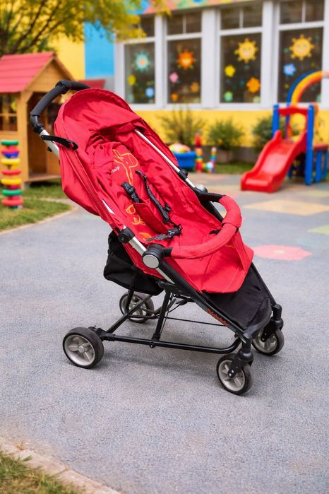 8x Pampers premium care 1, spacerówka czerwona gratis