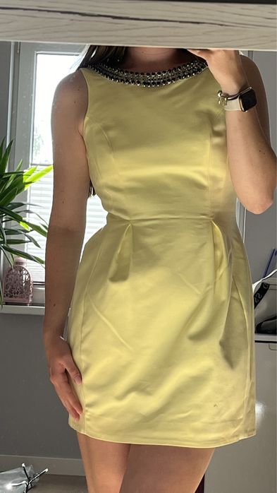 Żółta sukienka Mohito Collection z kryształkami - 38 M