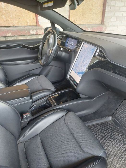Tesla model X 75D