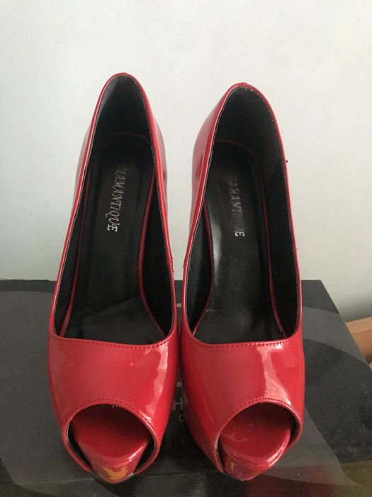 Туфлі, босоніжки на платформі