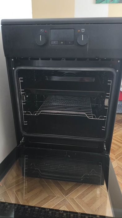Sprzedam kuchenkę elektryczną.
