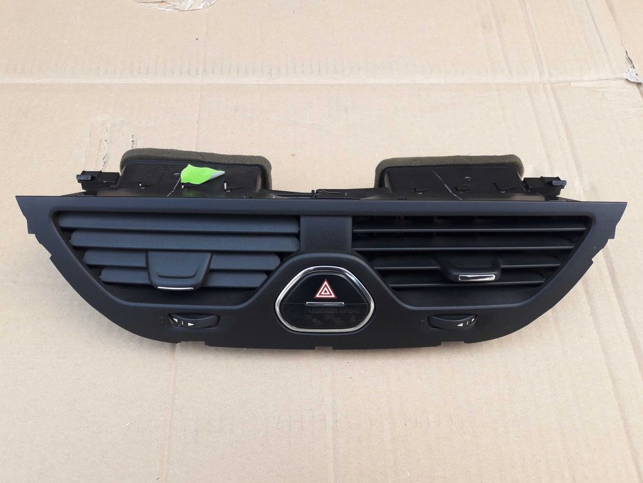 Środkowa Kratka Nawiewu Konsoli Opel Corsa E 2014-19