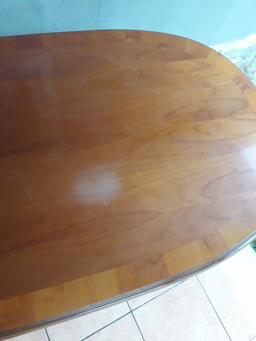 Столик ( країна виробник - Італія)