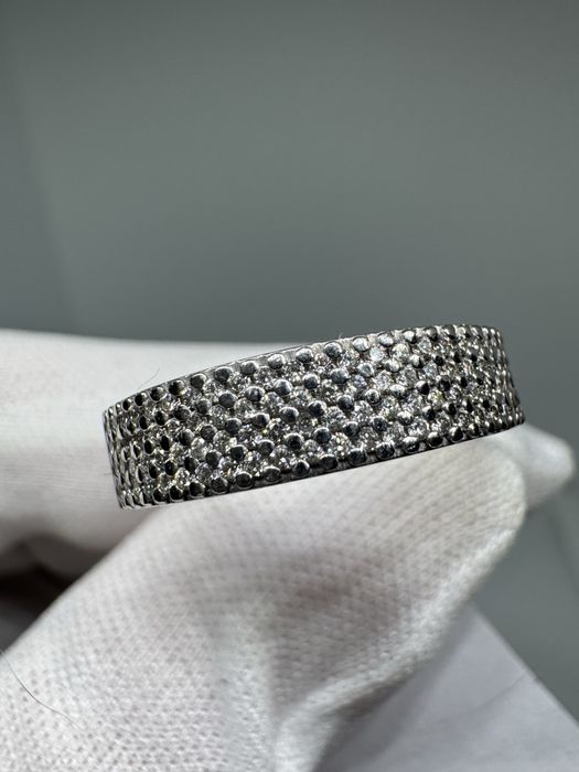 Золотое кольцо дорожка с бриллиантами