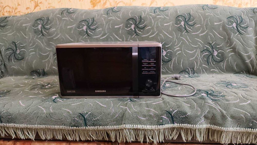Мікрохвильова піч Samsung MG23K3515