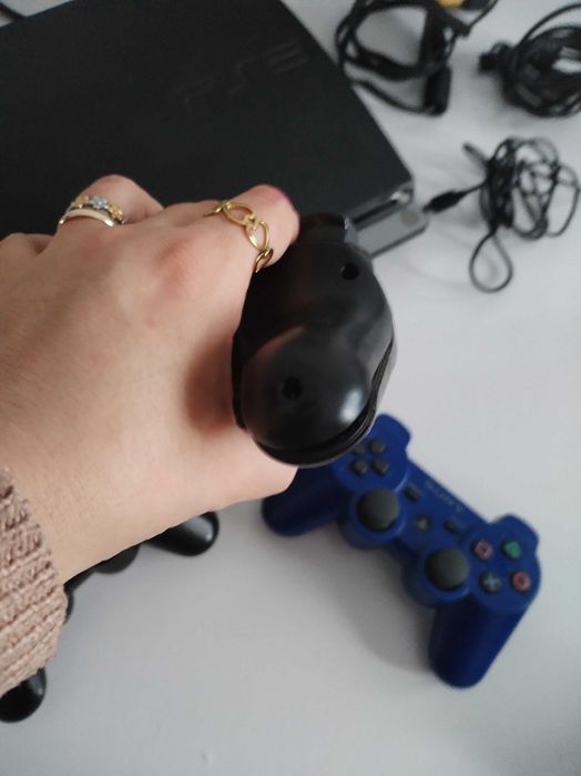 Vendo PlayStation 3 com comandos e jogos