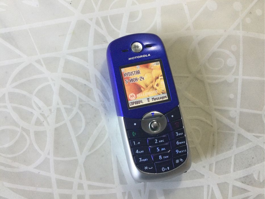 Моторола W230 продам.